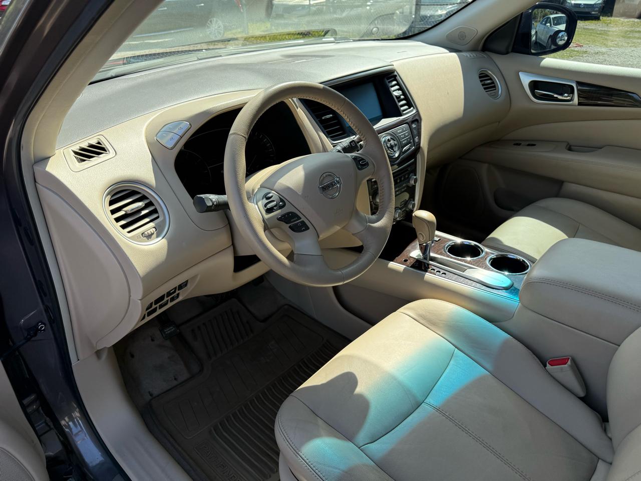 Nissan Pathfinder  2013