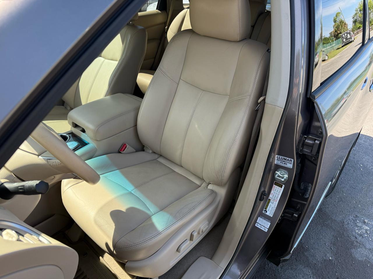 Nissan Pathfinder  2013