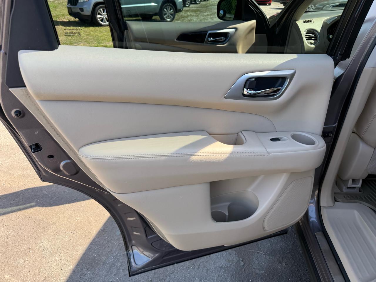 Nissan Pathfinder  2013
