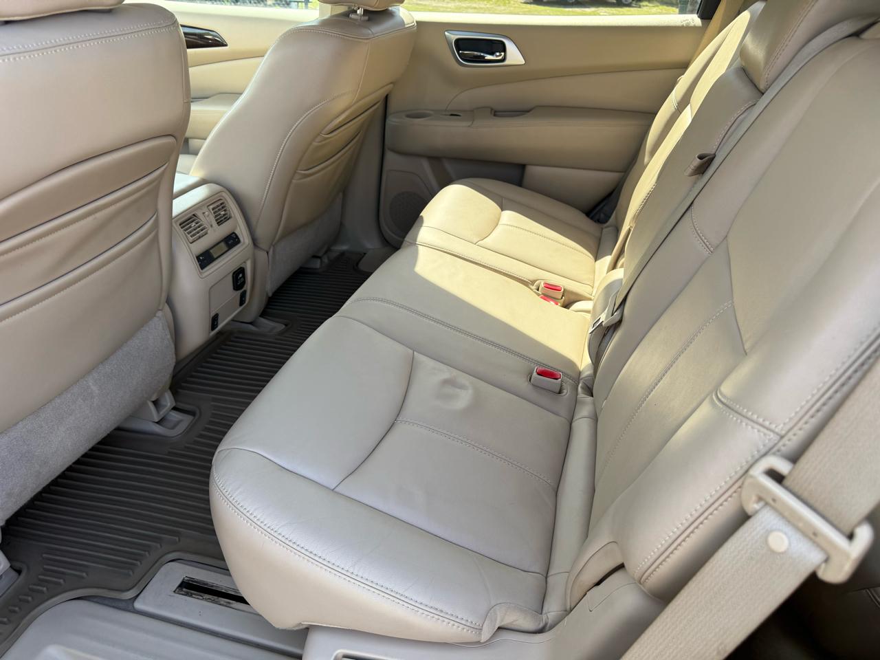Nissan Pathfinder  2013