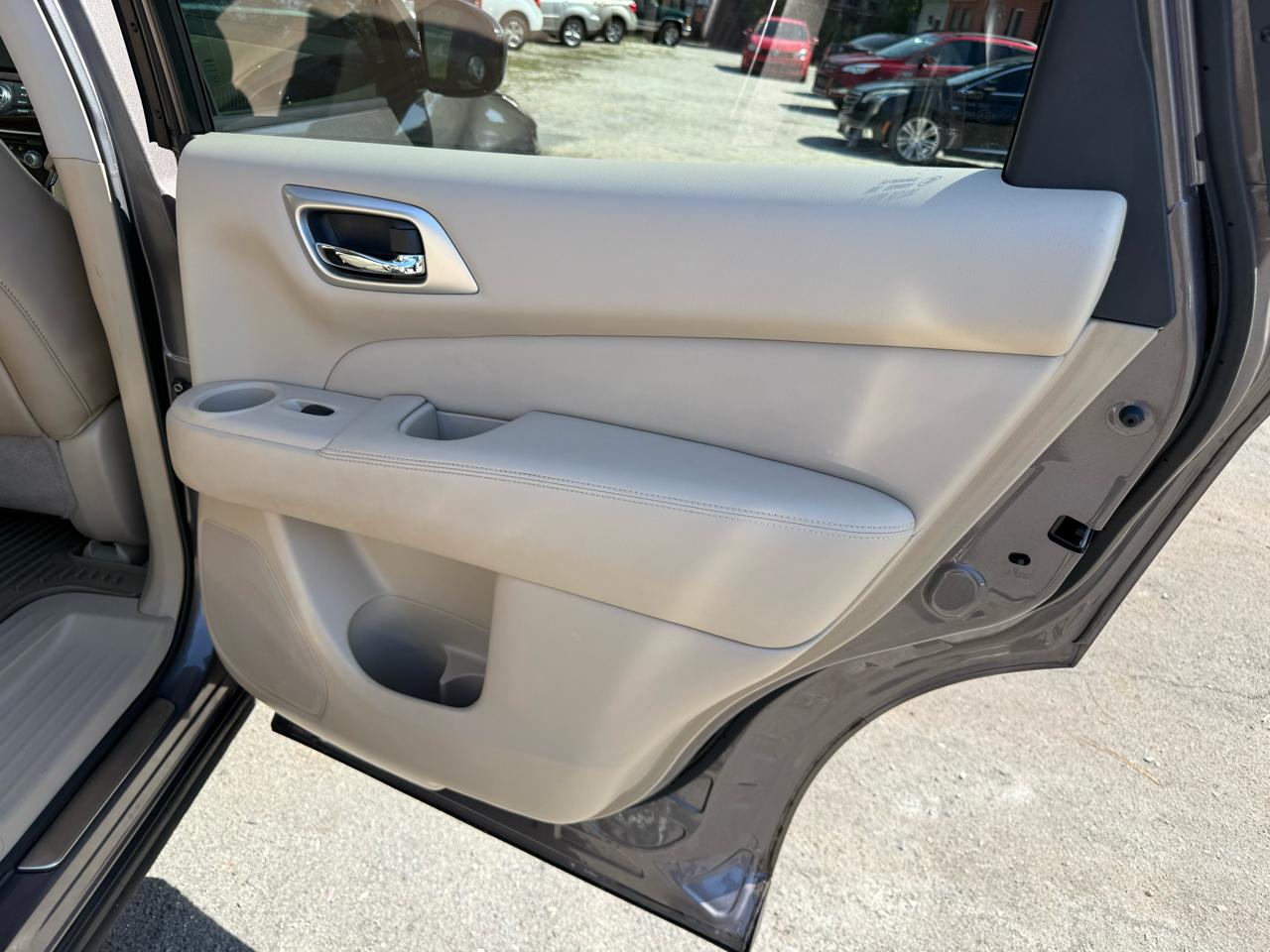Nissan Pathfinder  2013