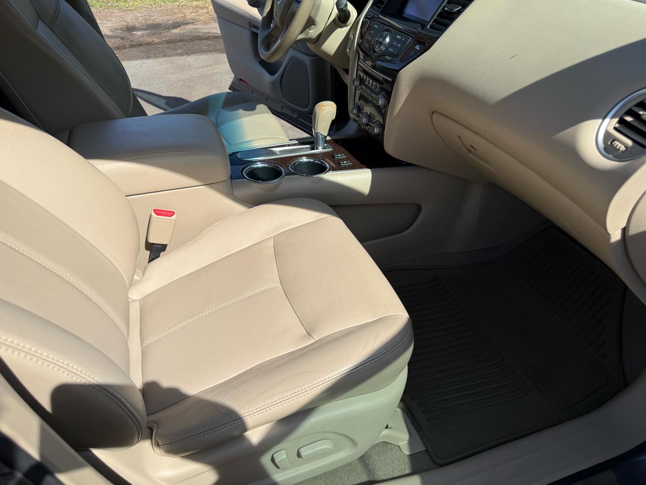 Nissan Pathfinder  2013