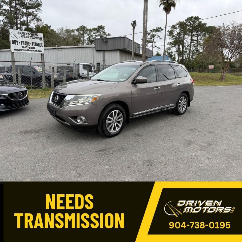 Nissan Pathfinder photo 2