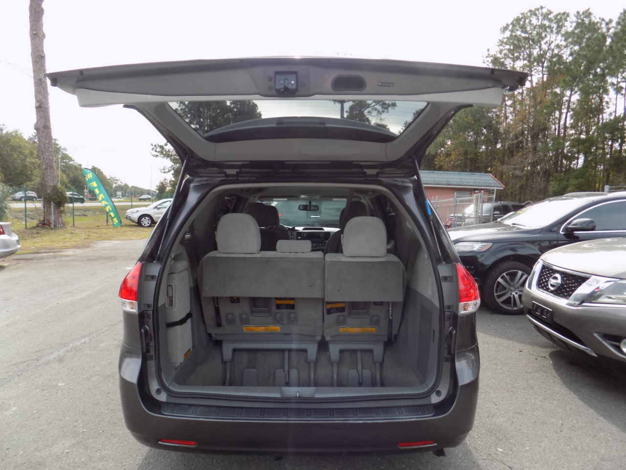 Toyota Sienna LE FWD 8-Passenger V6 2013