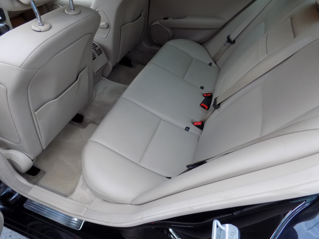 Mercedes-Benz C-Class C250 Luxury Sedan 2012