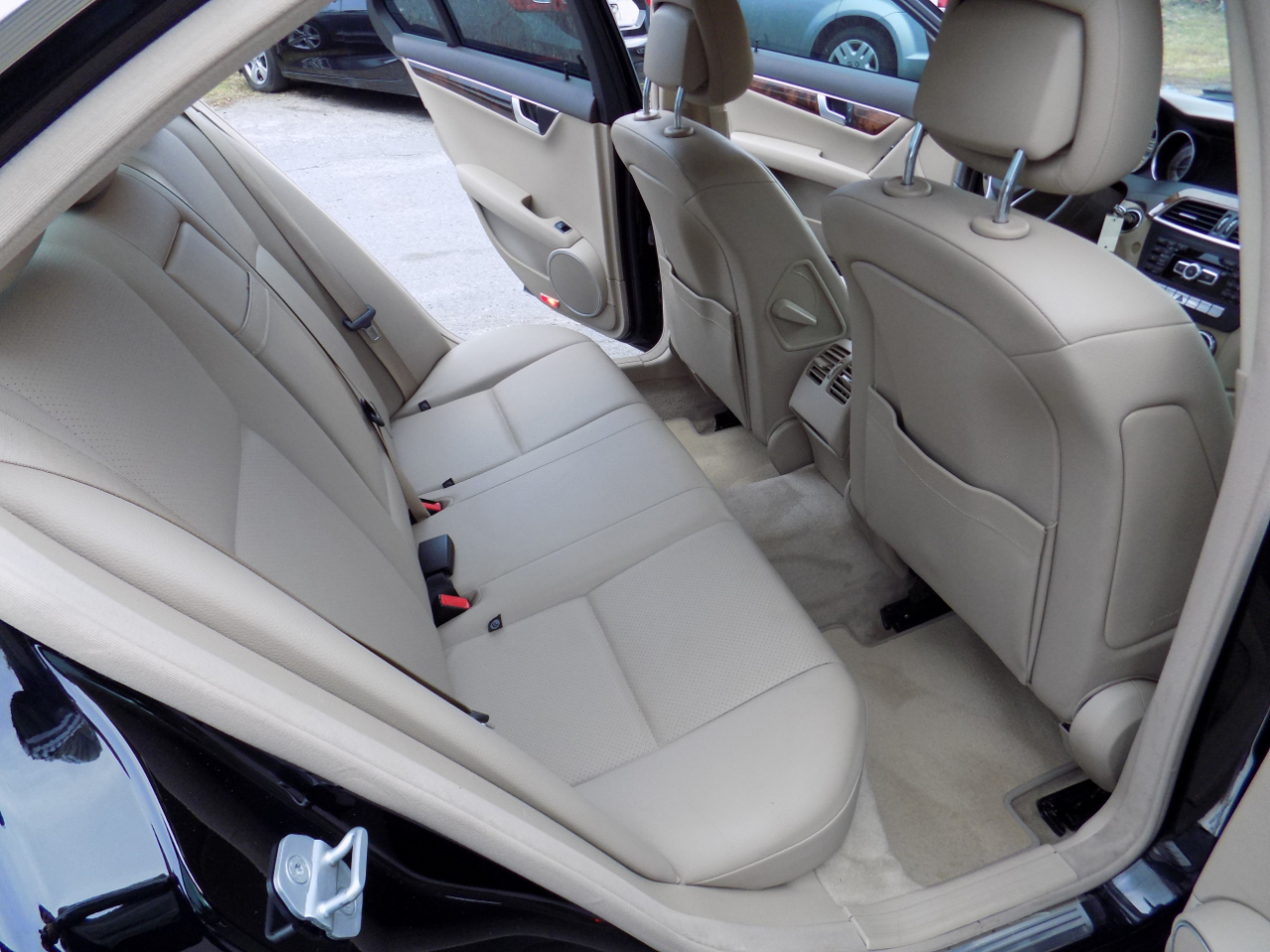 Mercedes-Benz C-Class C250 Luxury Sedan 2012