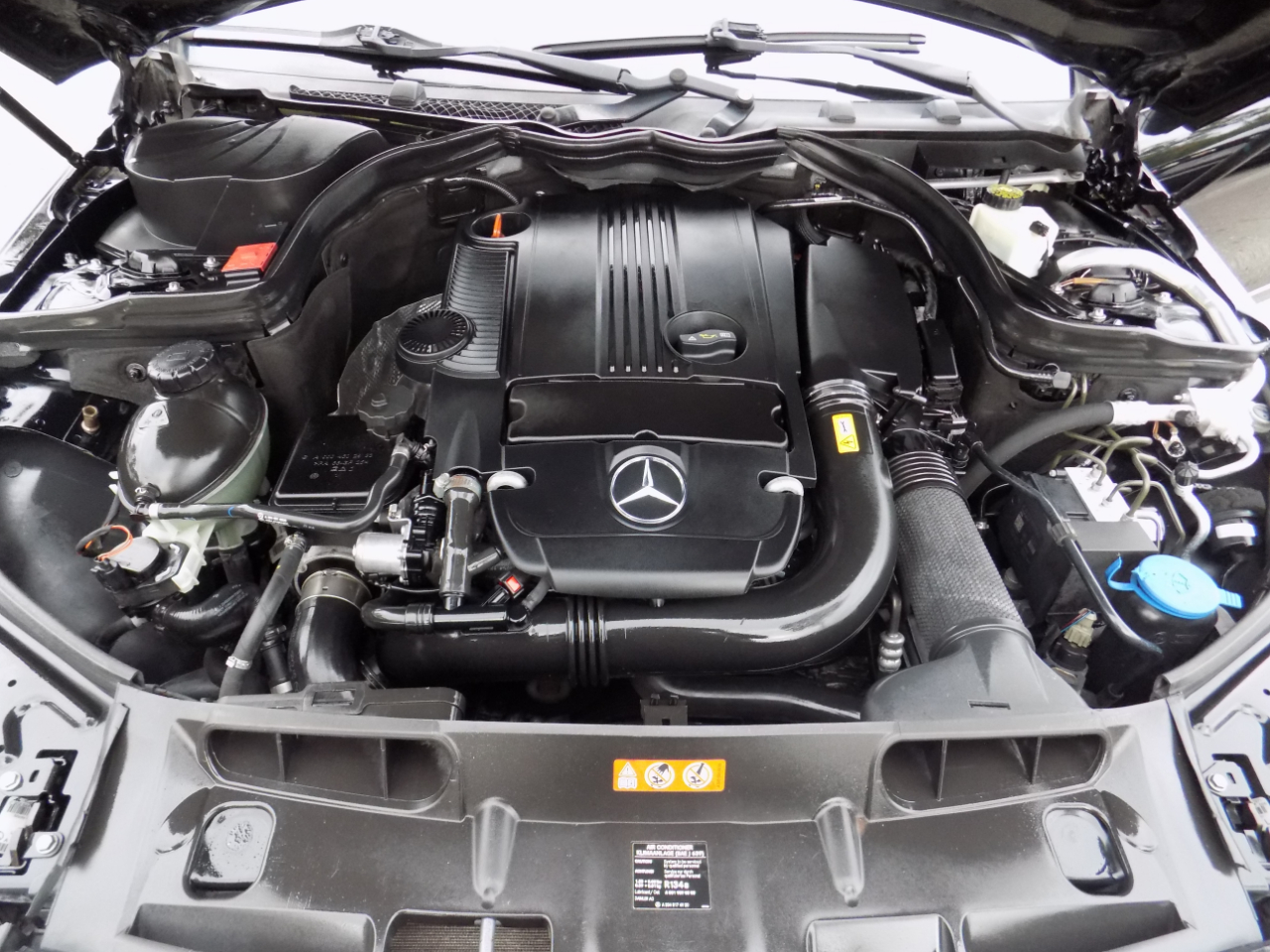 Mercedes-Benz C-Class C250 Luxury Sedan 2012