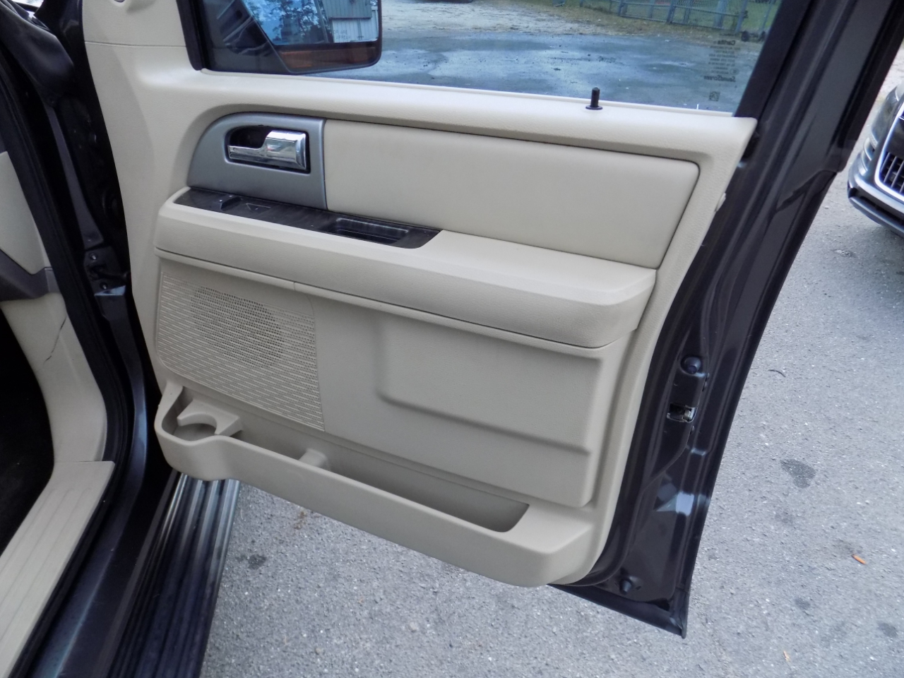 Mercedes-Benz C-Class C250 Luxury Sedan 2012