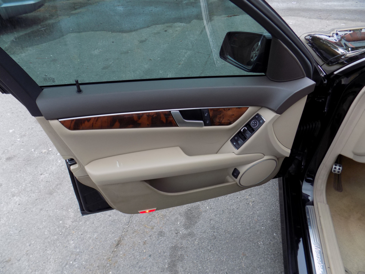 Mercedes-Benz C-Class C250 Luxury Sedan 2012