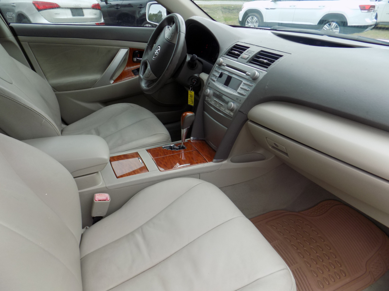 Toyota Camry SE 6-Spd MT 2010