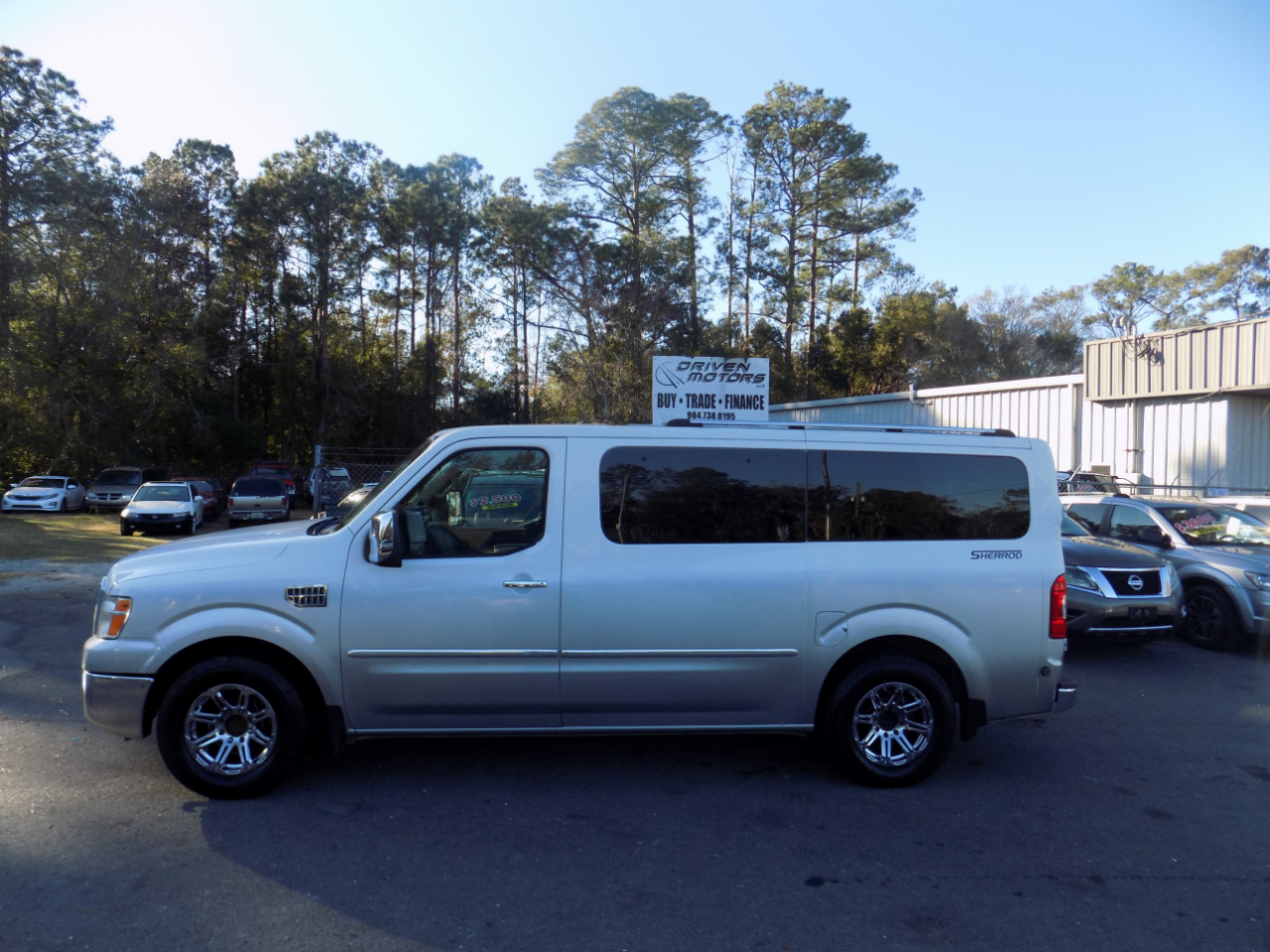 Nissan NV Cargo 3500 HD S High Roof 2012