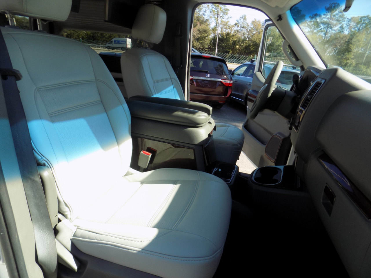 Nissan NV Cargo 3500 HD S High Roof 2012