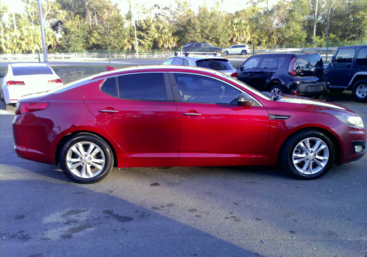 Kia Optima LX MT 2012