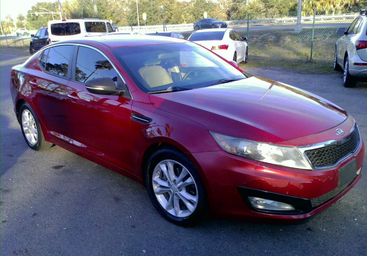 Kia Optima LX MT 2012