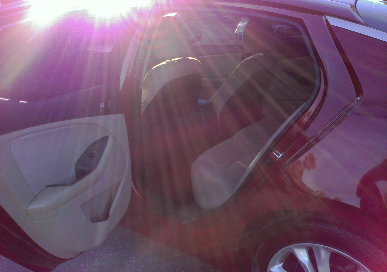 Kia Optima LX MT 2012