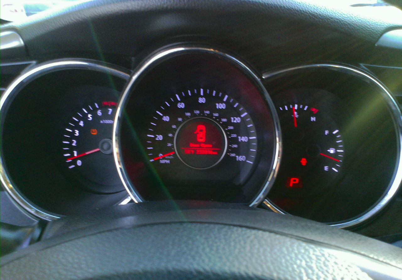 Kia Optima LX MT 2012