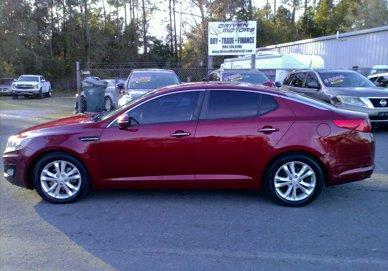 Kia Optima LX MT 2012