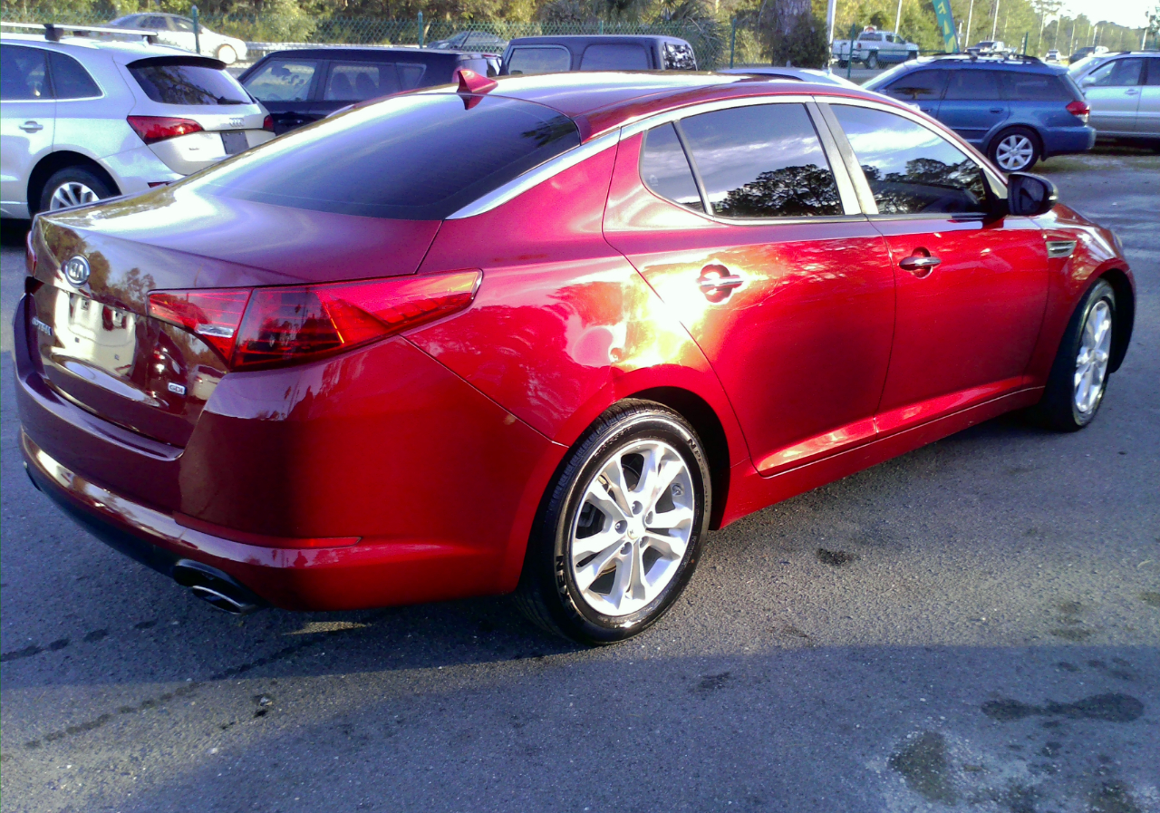 Kia Optima LX MT 2012