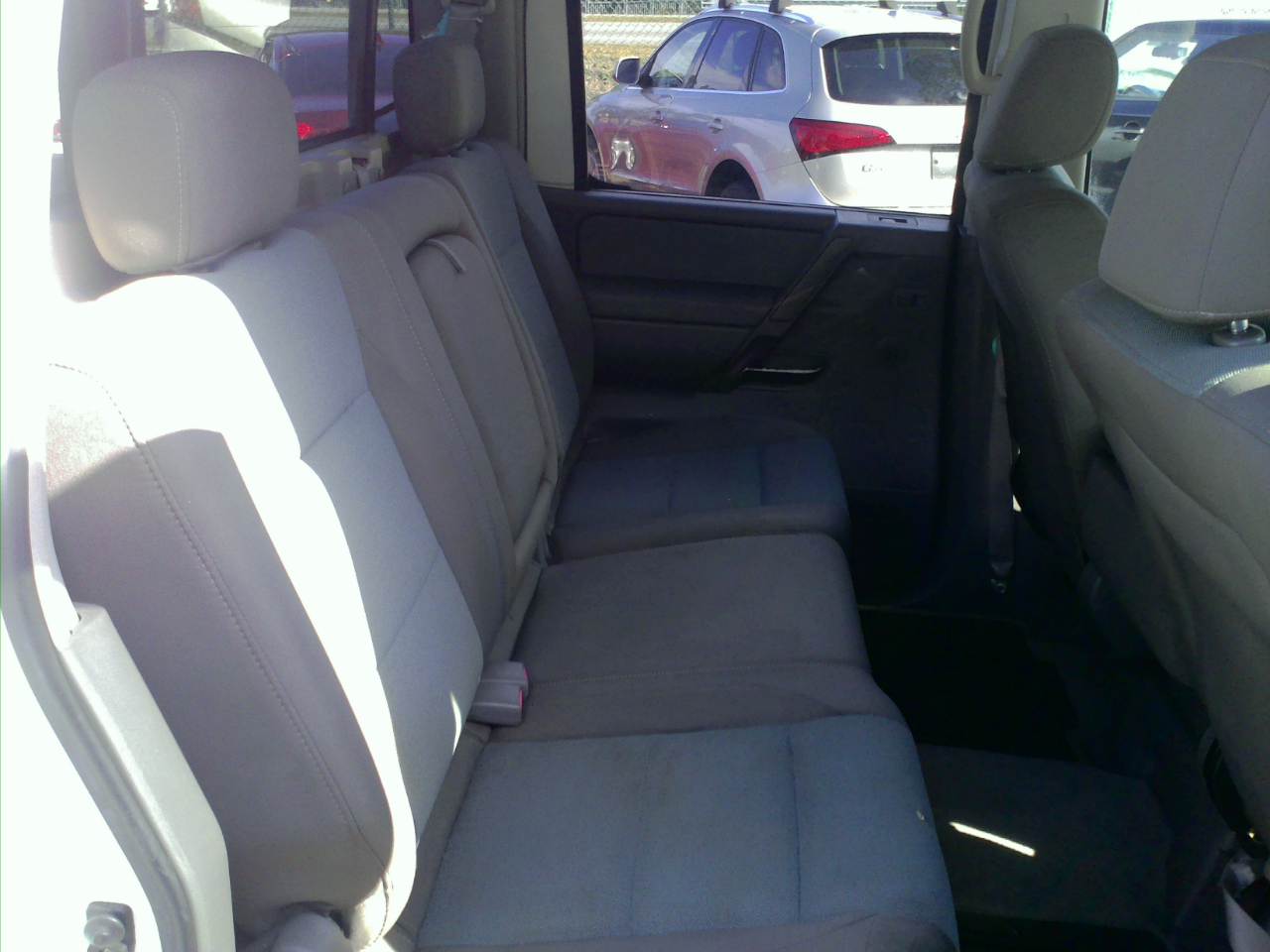 Nissan Titan XE Crew Cab 2WD 2005