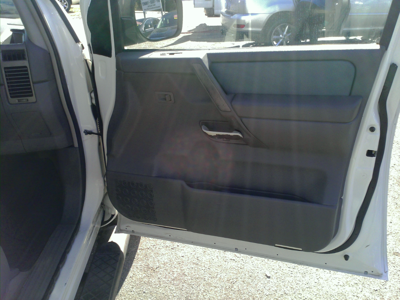 Nissan Titan XE Crew Cab 2WD 2005