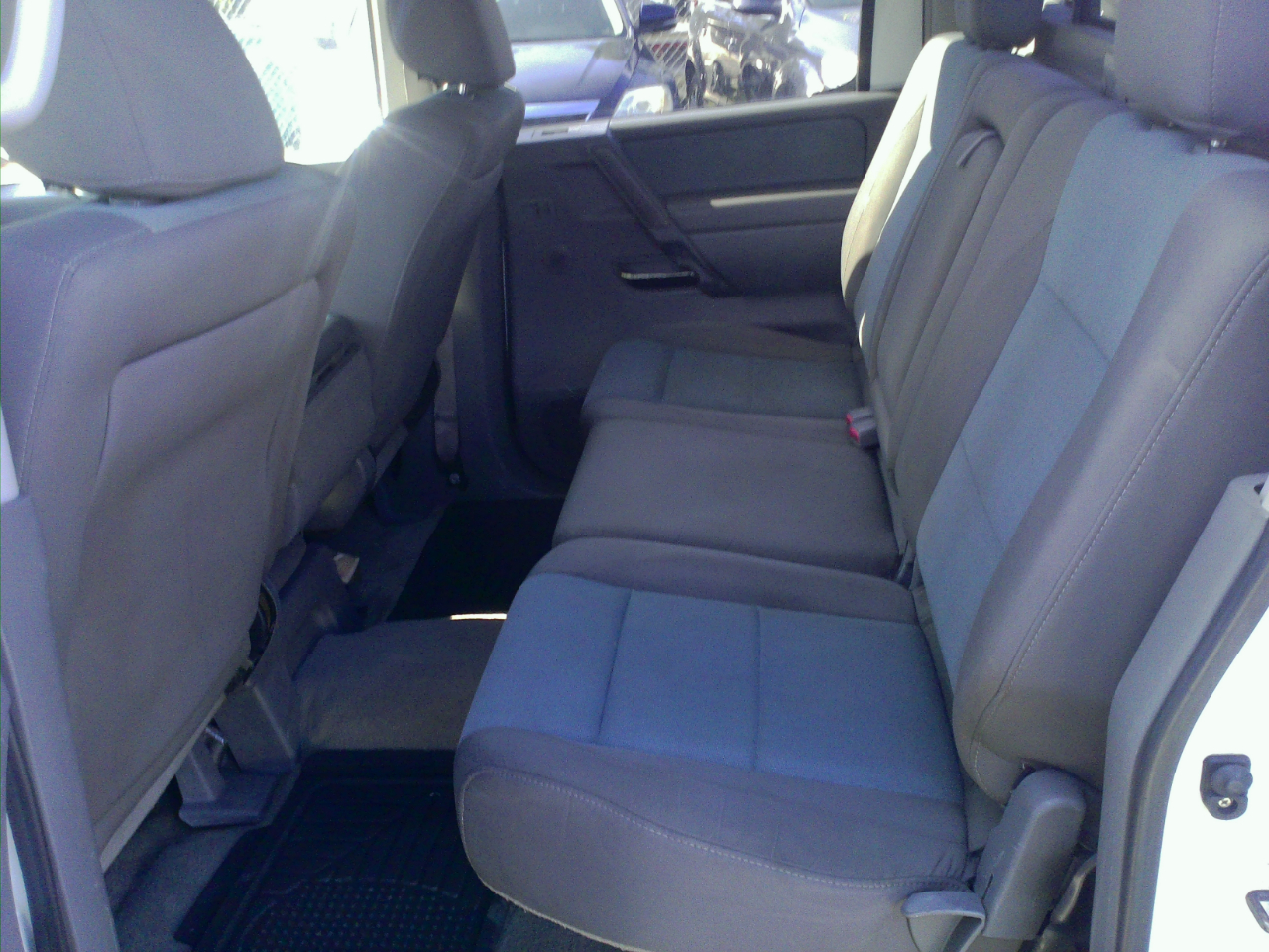 Nissan Titan XE Crew Cab 2WD 2005