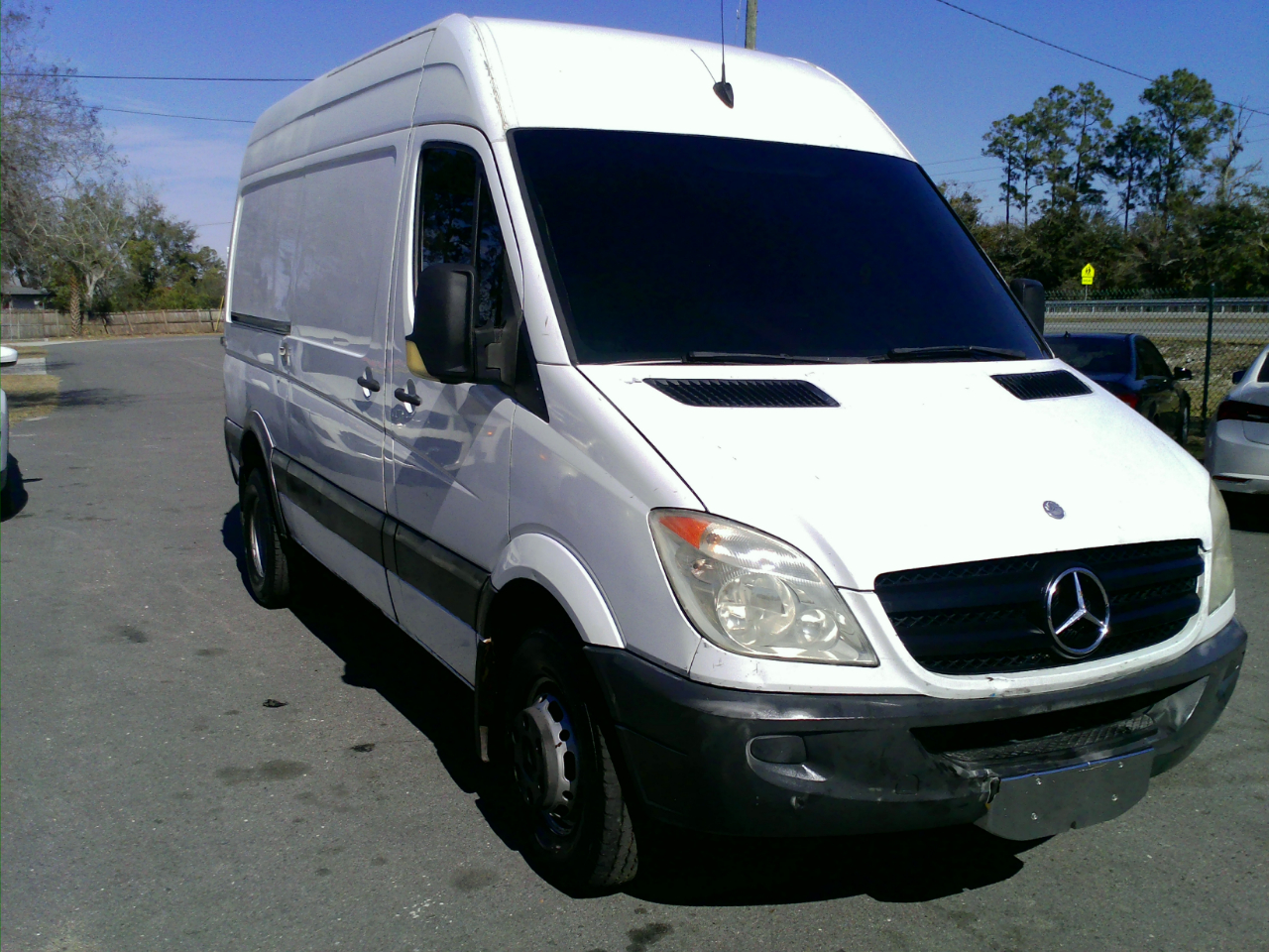 Mercedes-Benz Sprinter 3500 High Roof 144-in. WB 2012