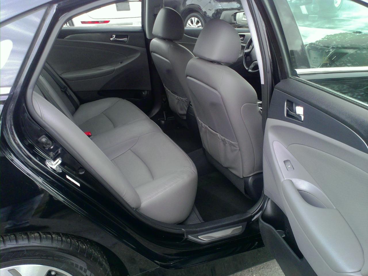 Hyundai Sonata Hybrid Sedan 2015