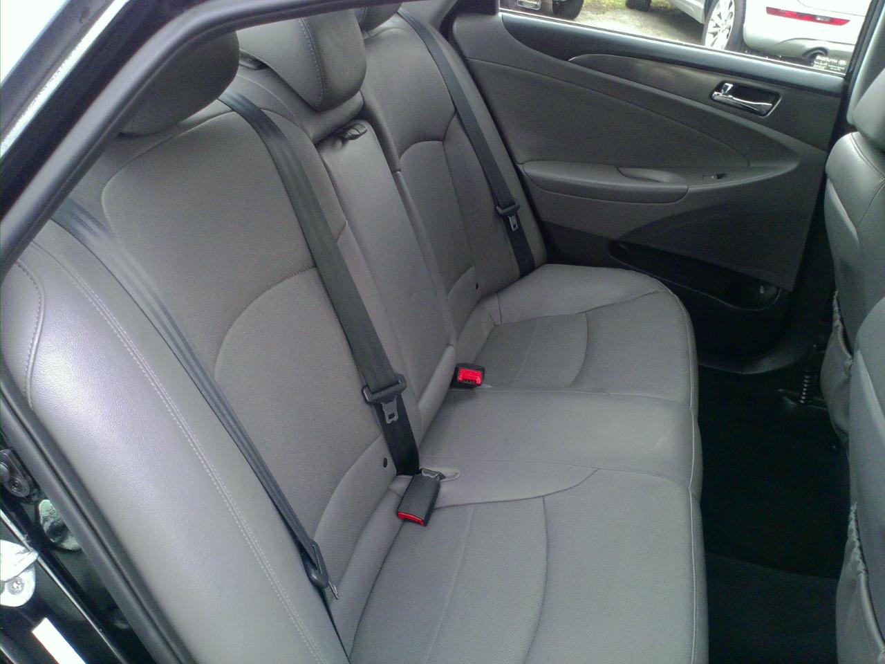 Hyundai Sonata Hybrid Sedan 2015