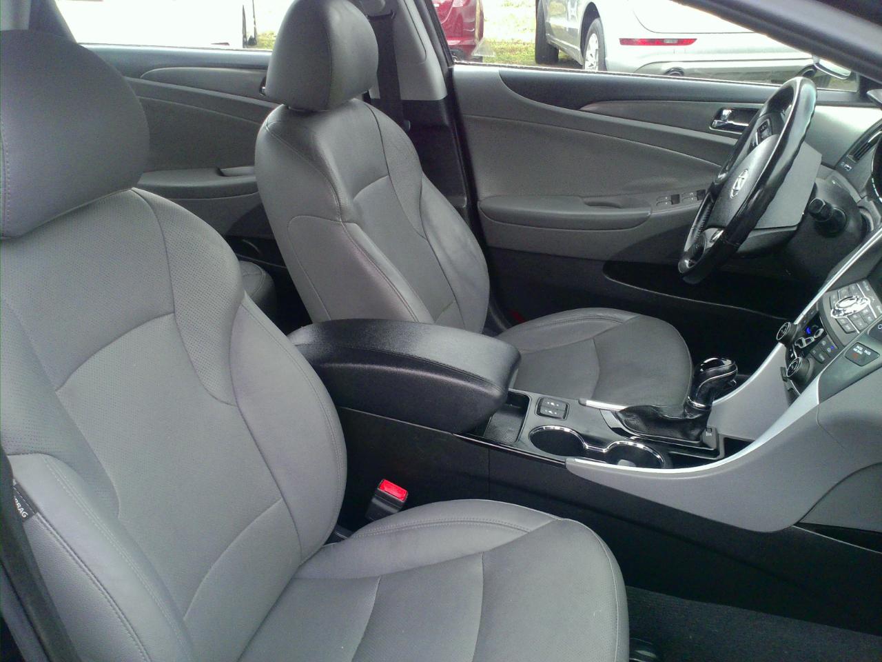 Hyundai Sonata Hybrid Sedan 2015