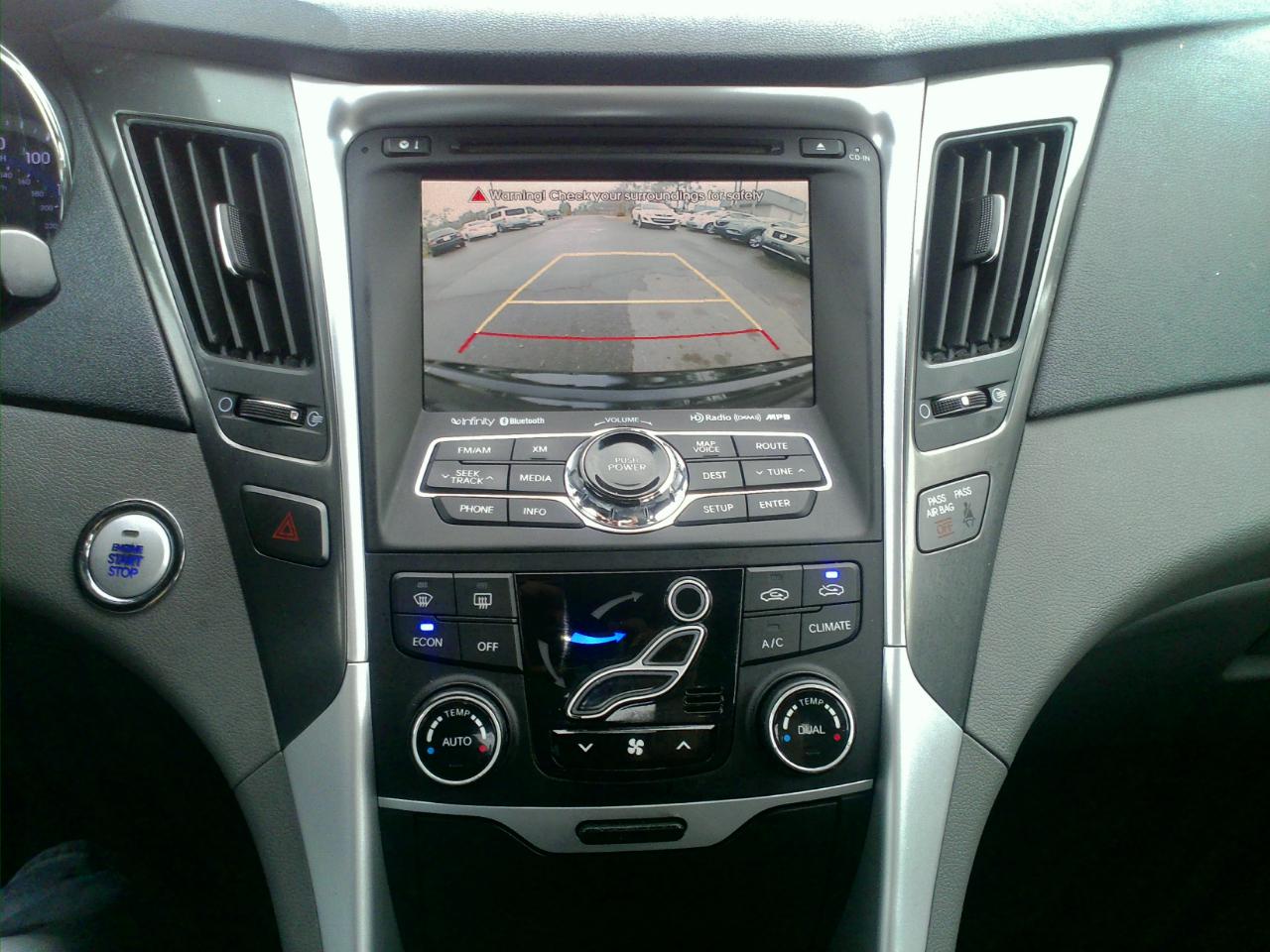 Hyundai Sonata Hybrid Sedan 2015