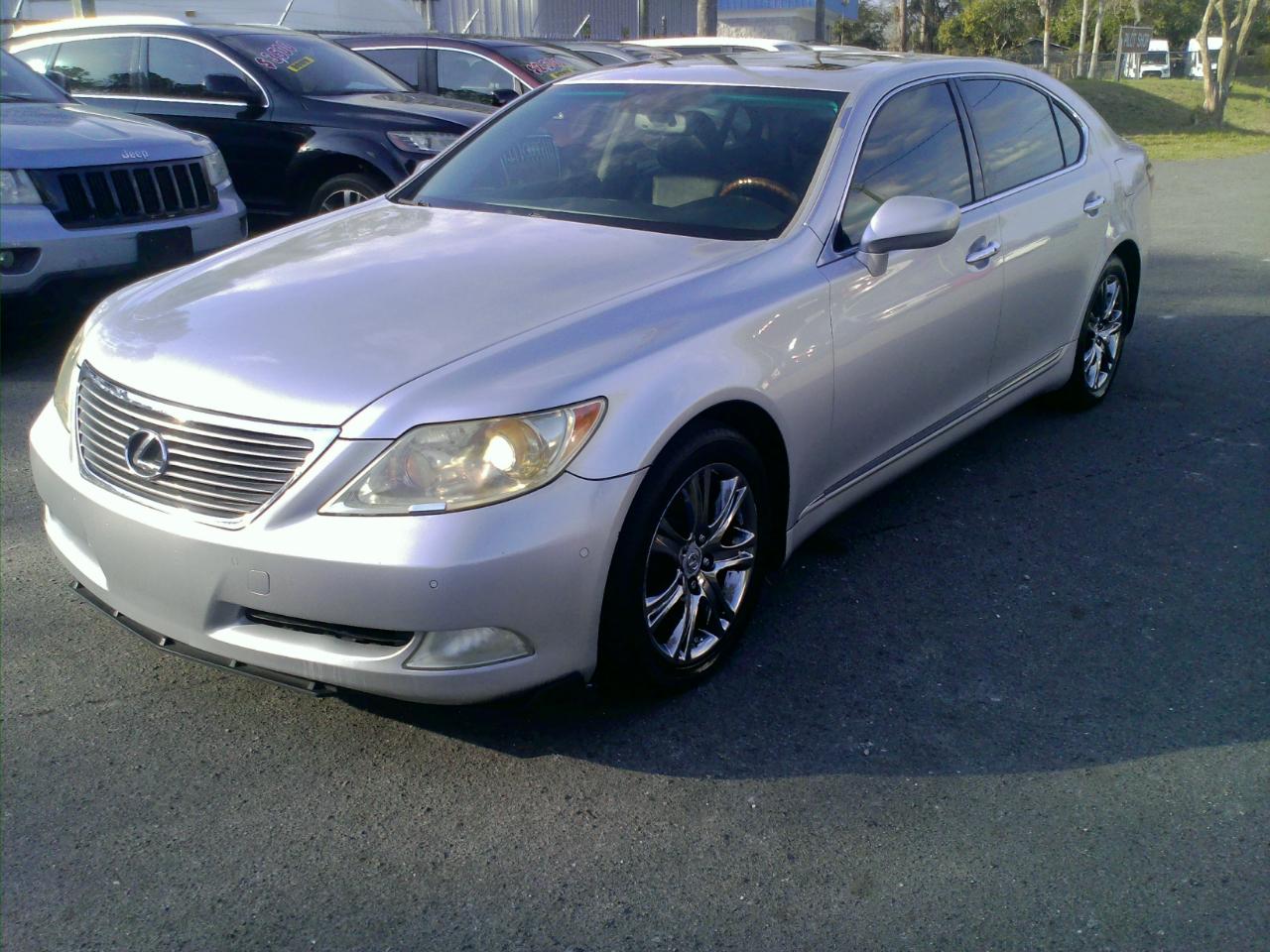 Lexus LS 460 L Luxury Sedan 2007