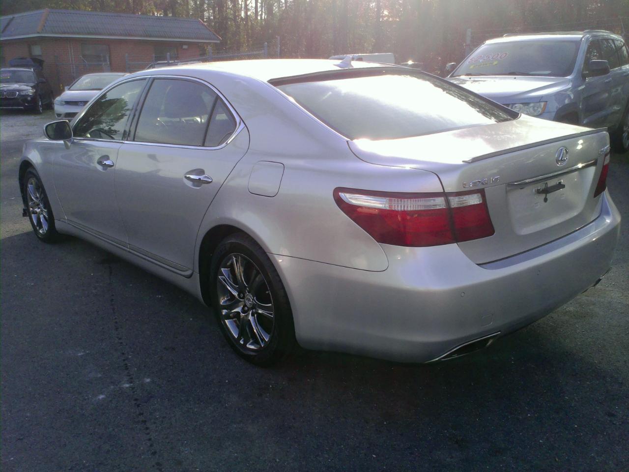 Lexus LS 460 L Luxury Sedan 2007