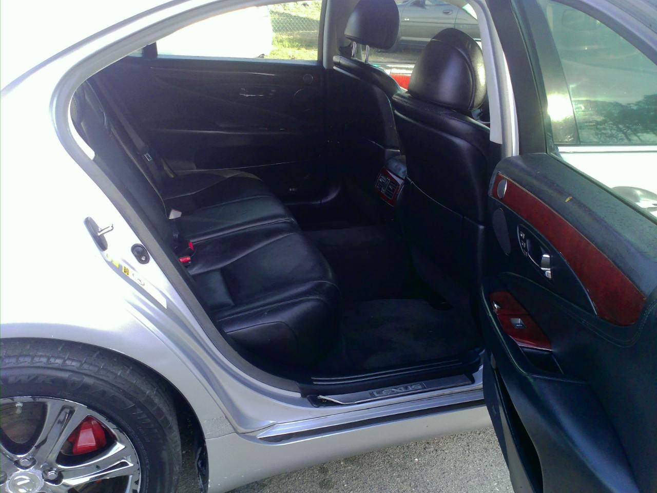 Lexus LS 460 L Luxury Sedan 2007