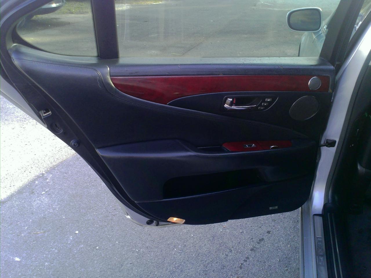 Lexus LS 460 L Luxury Sedan 2007