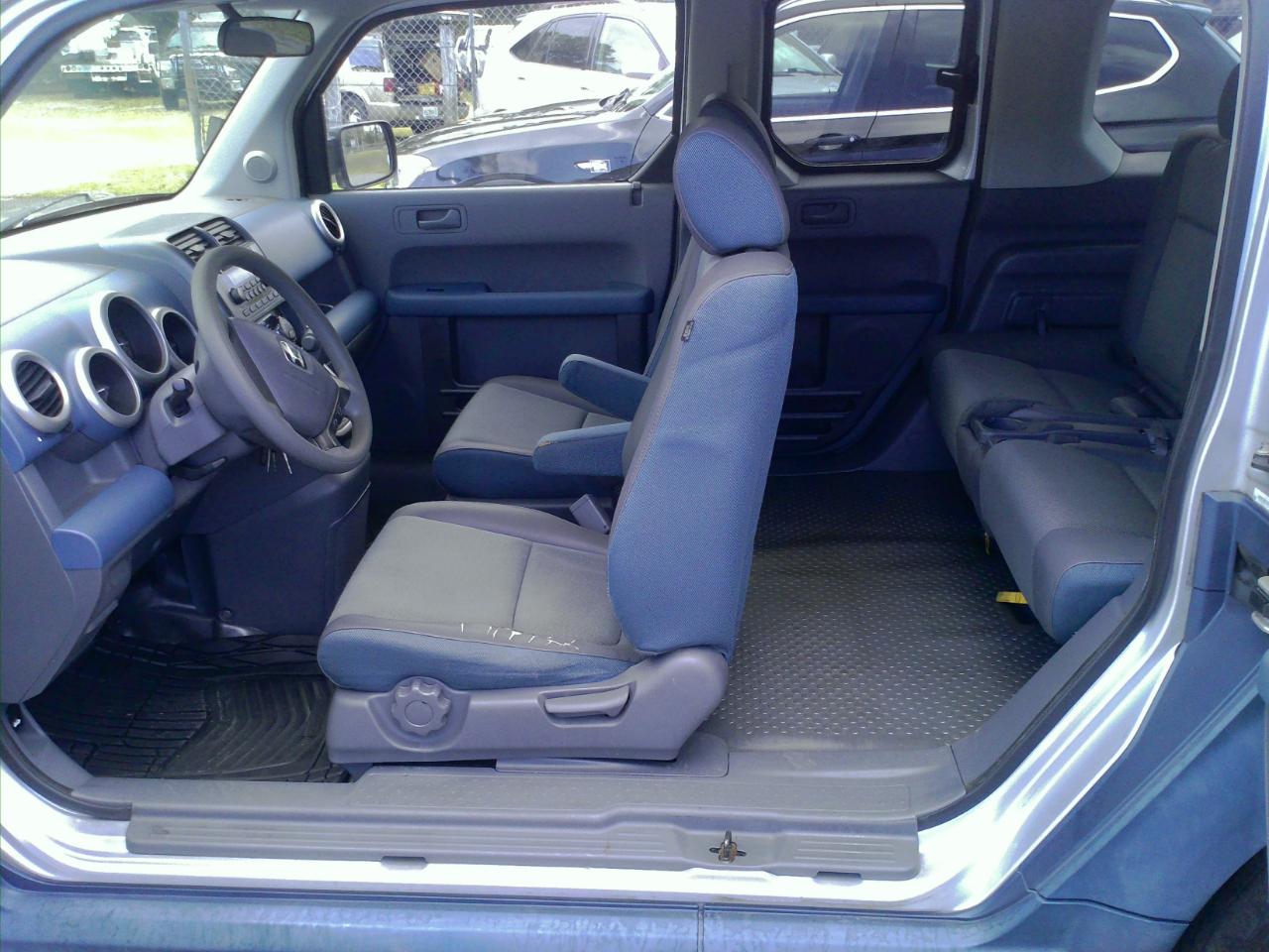 Honda Element EX 2WD 4-spd AT 2005