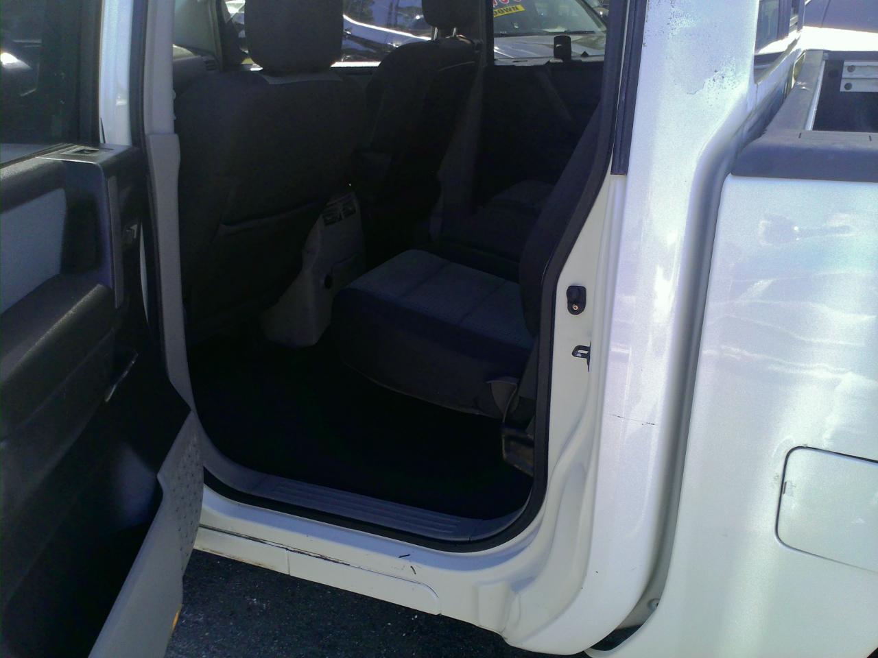 Nissan Titan XE Crew Cab 2WD 2004