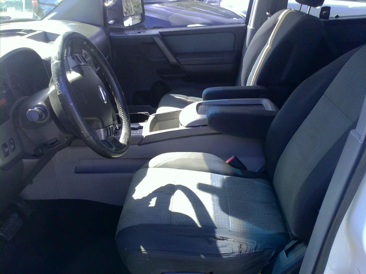 Nissan Titan XE Crew Cab 2WD 2004