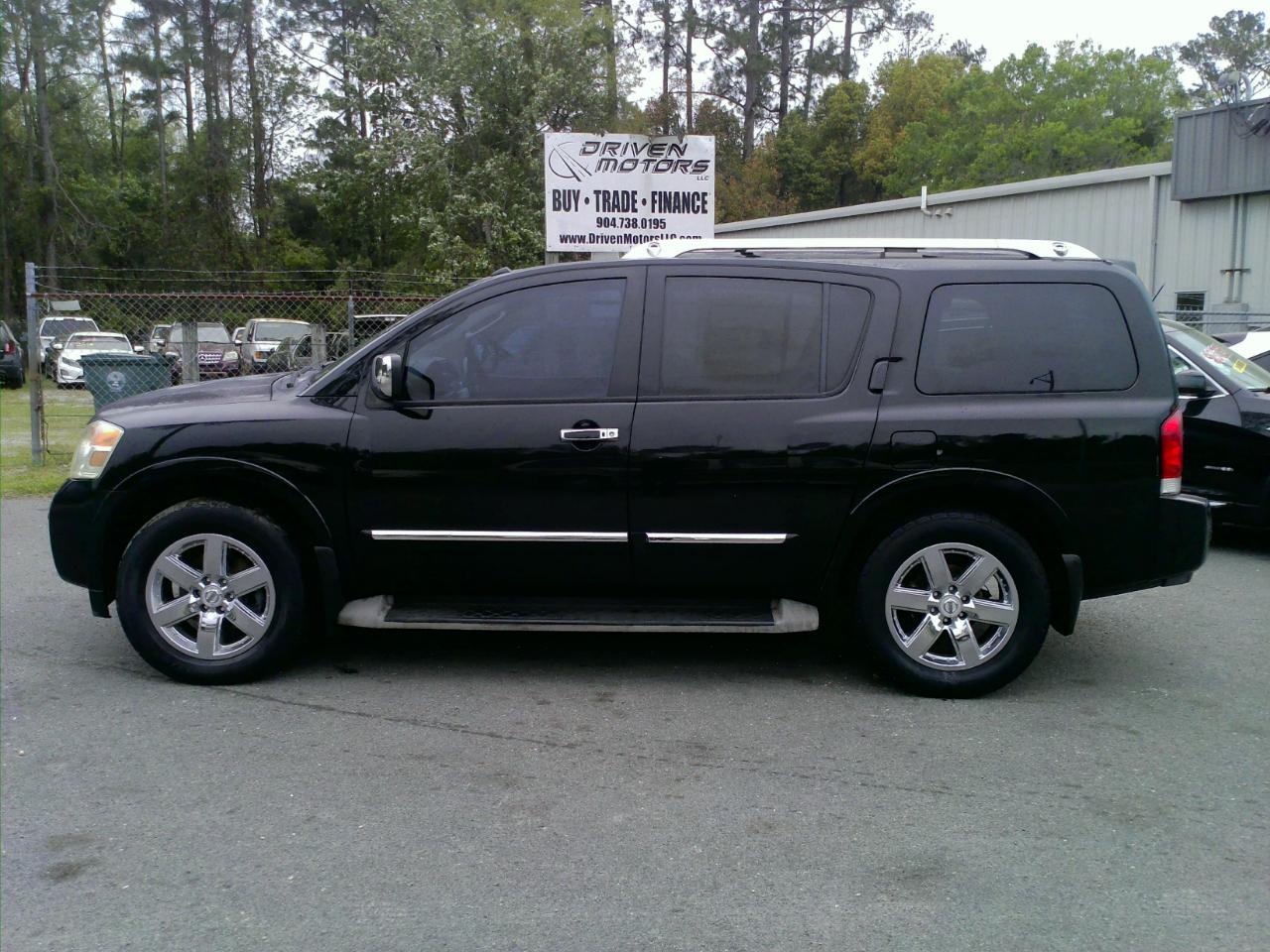 Nissan Armada Platinum 4WD 2012