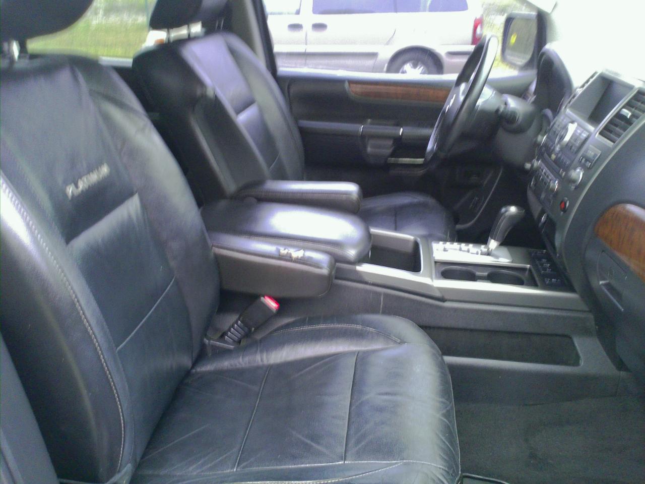 Nissan Armada Platinum 4WD 2012