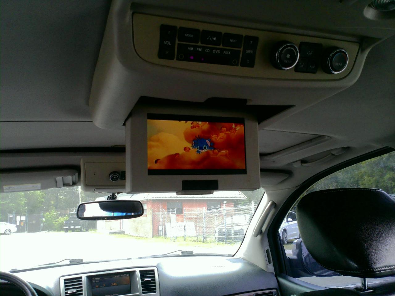 Nissan Armada Platinum 4WD 2012