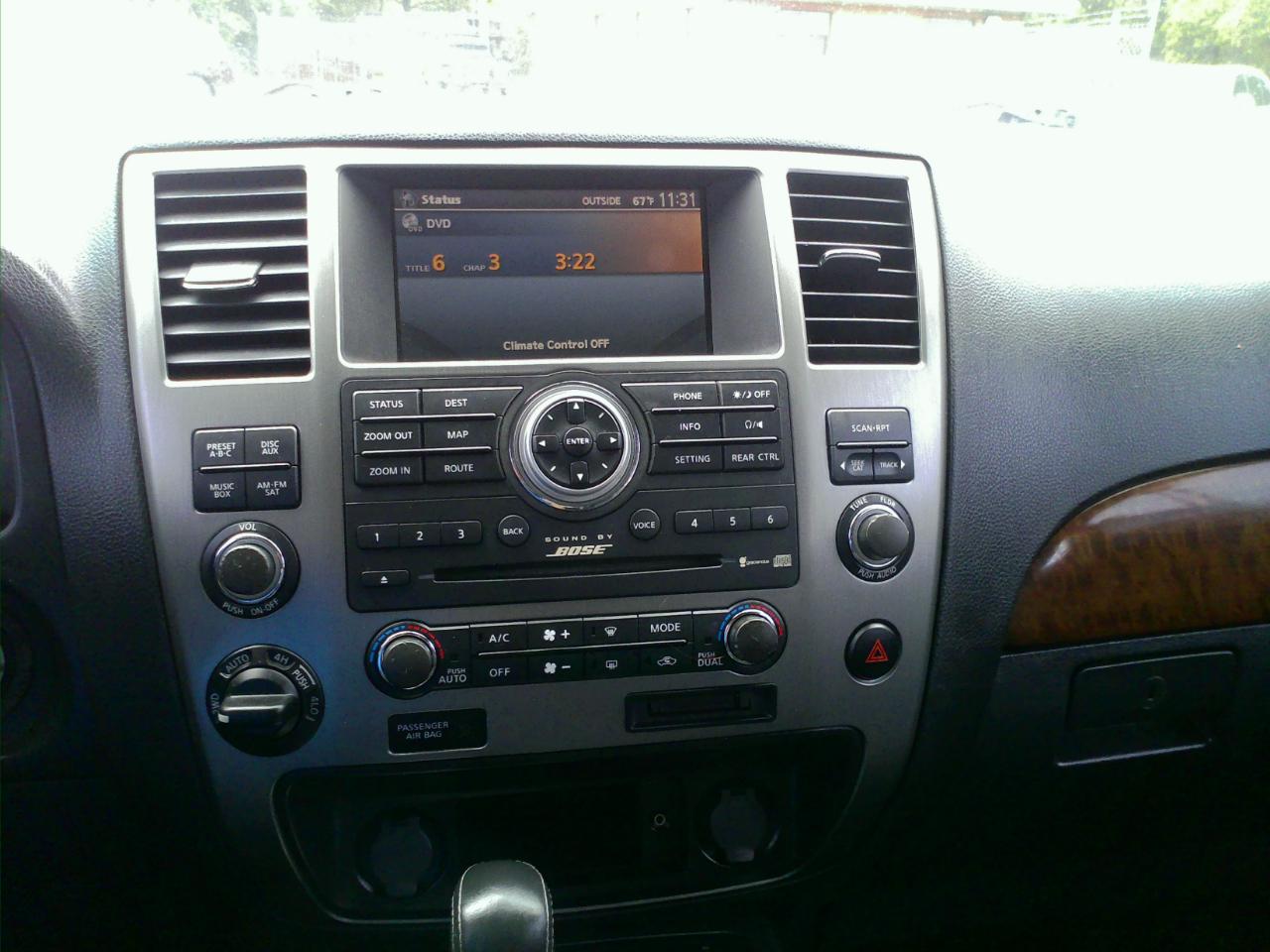 Nissan Armada Platinum 4WD 2012