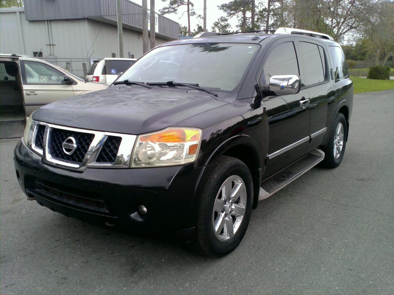 Nissan Armada Platinum 4WD 2012