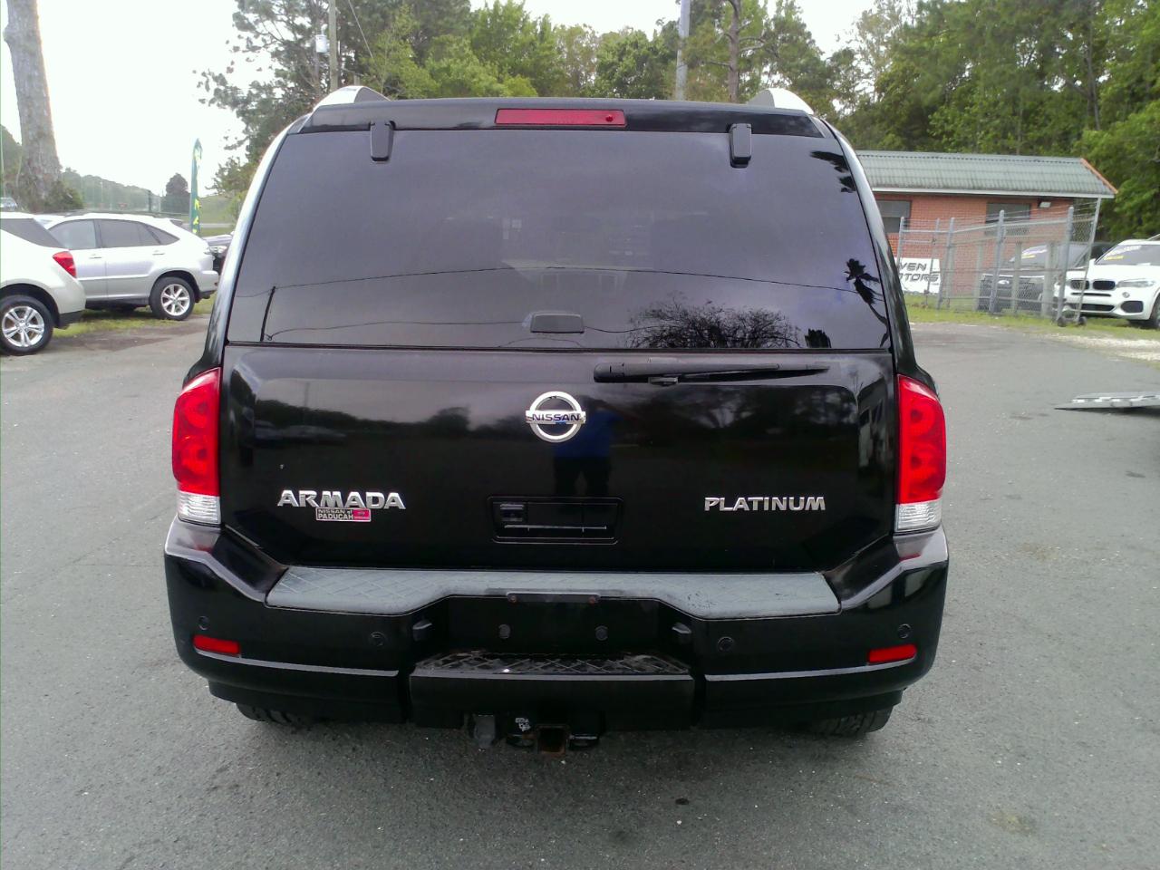 Nissan Armada Platinum 4WD 2012