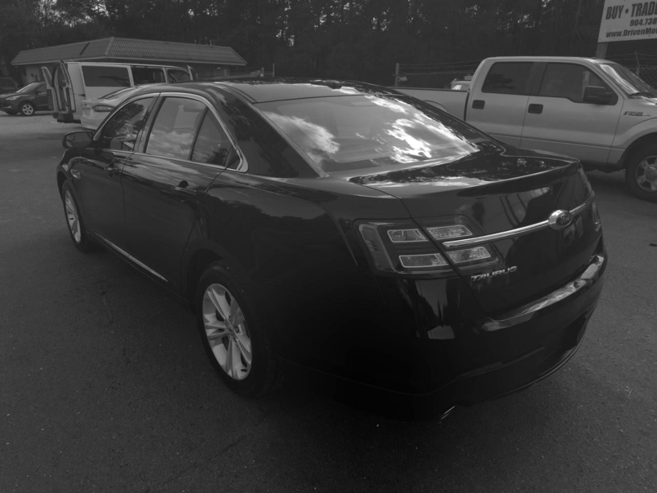 Ford Taurus SEL FWD 2014