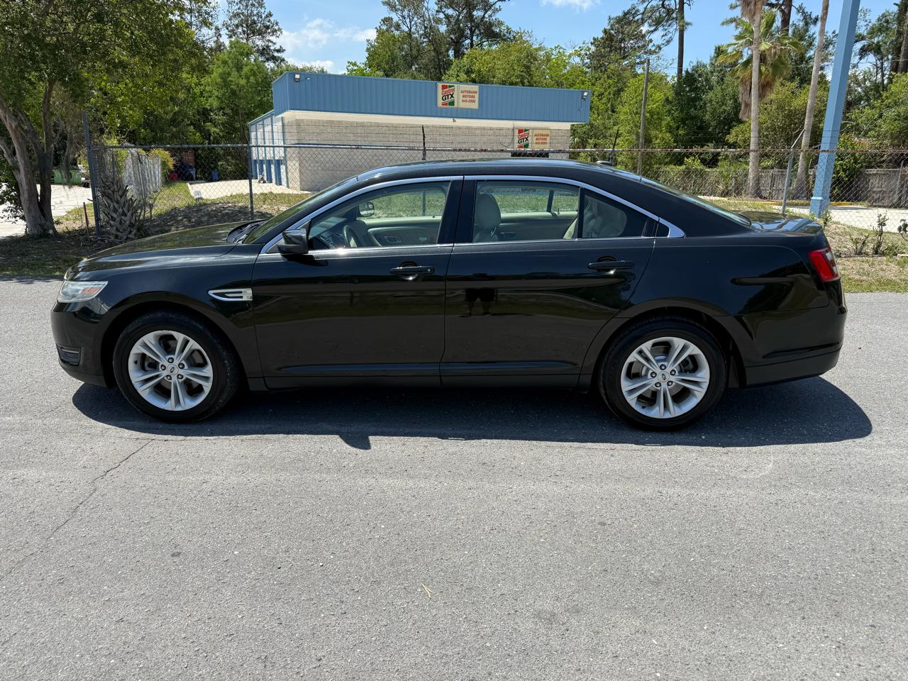 Ford Taurus SEL FWD 2014