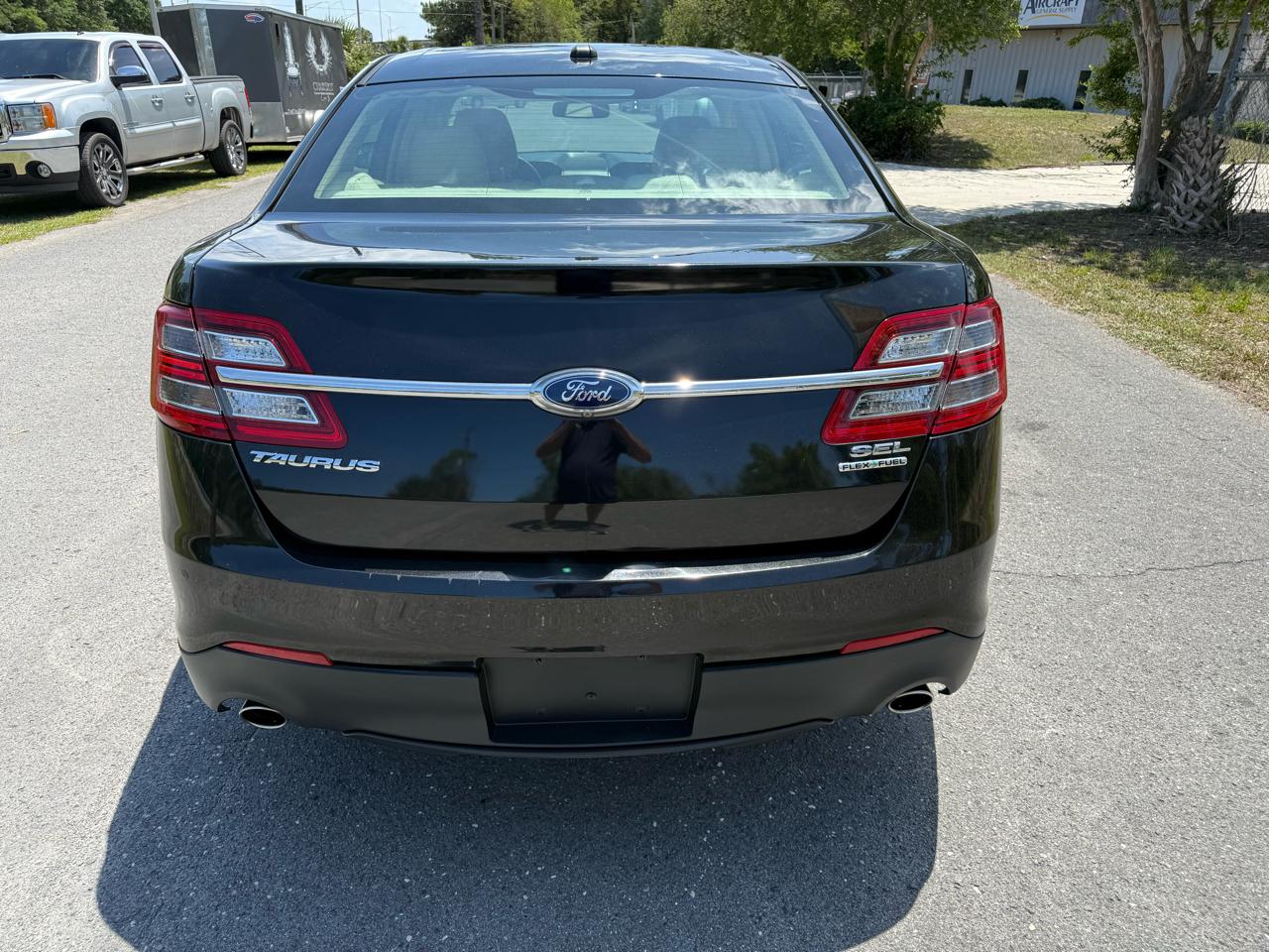 Ford Taurus SEL FWD 2014