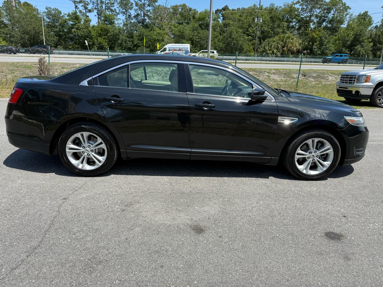 Ford Taurus SEL FWD 2014