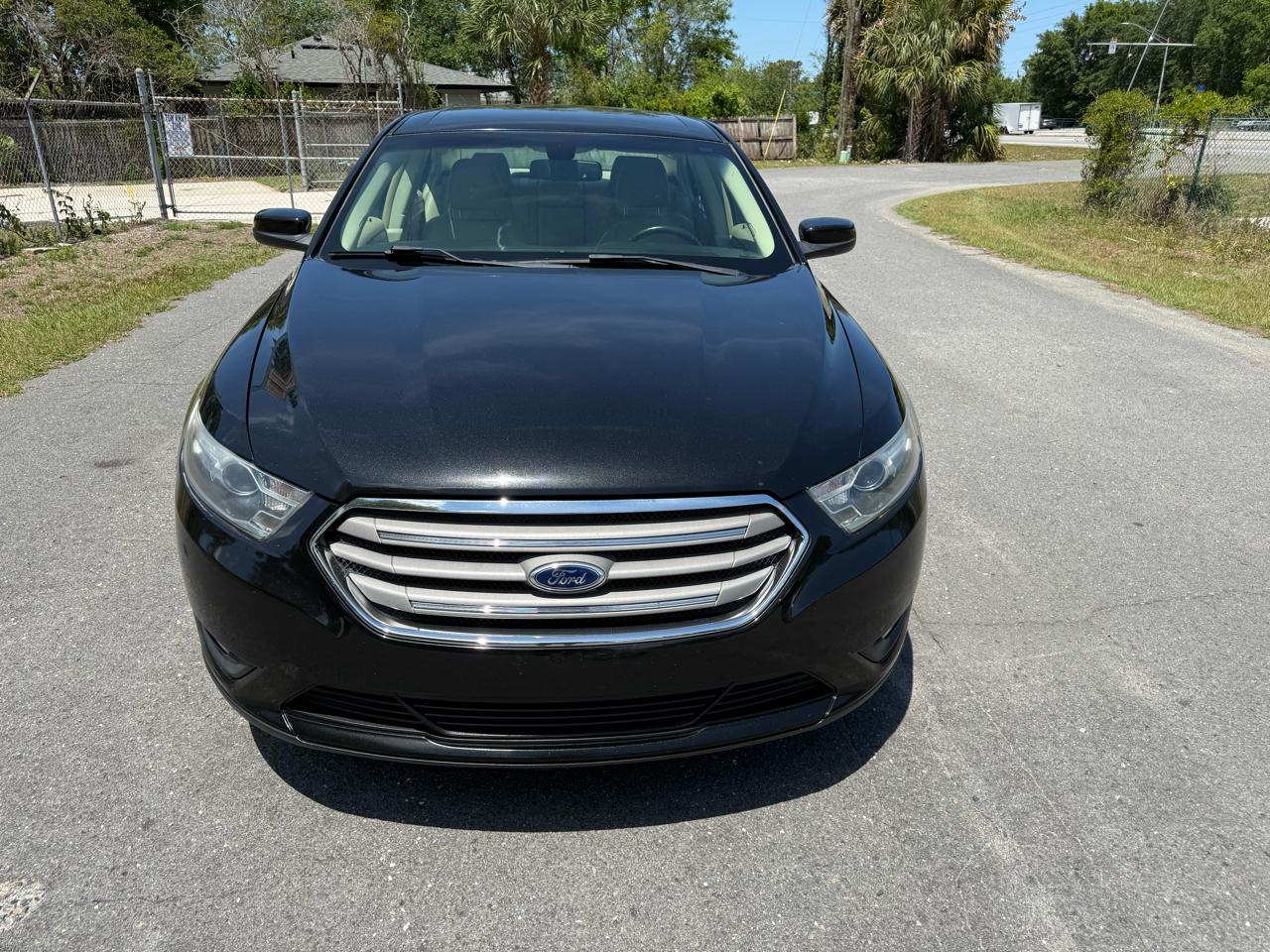 Ford Taurus SEL FWD 2014
