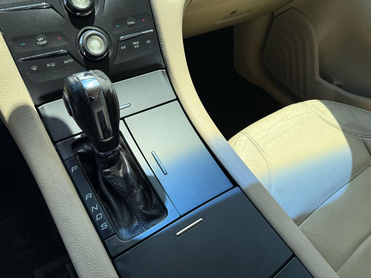 Ford Taurus SEL FWD 2014