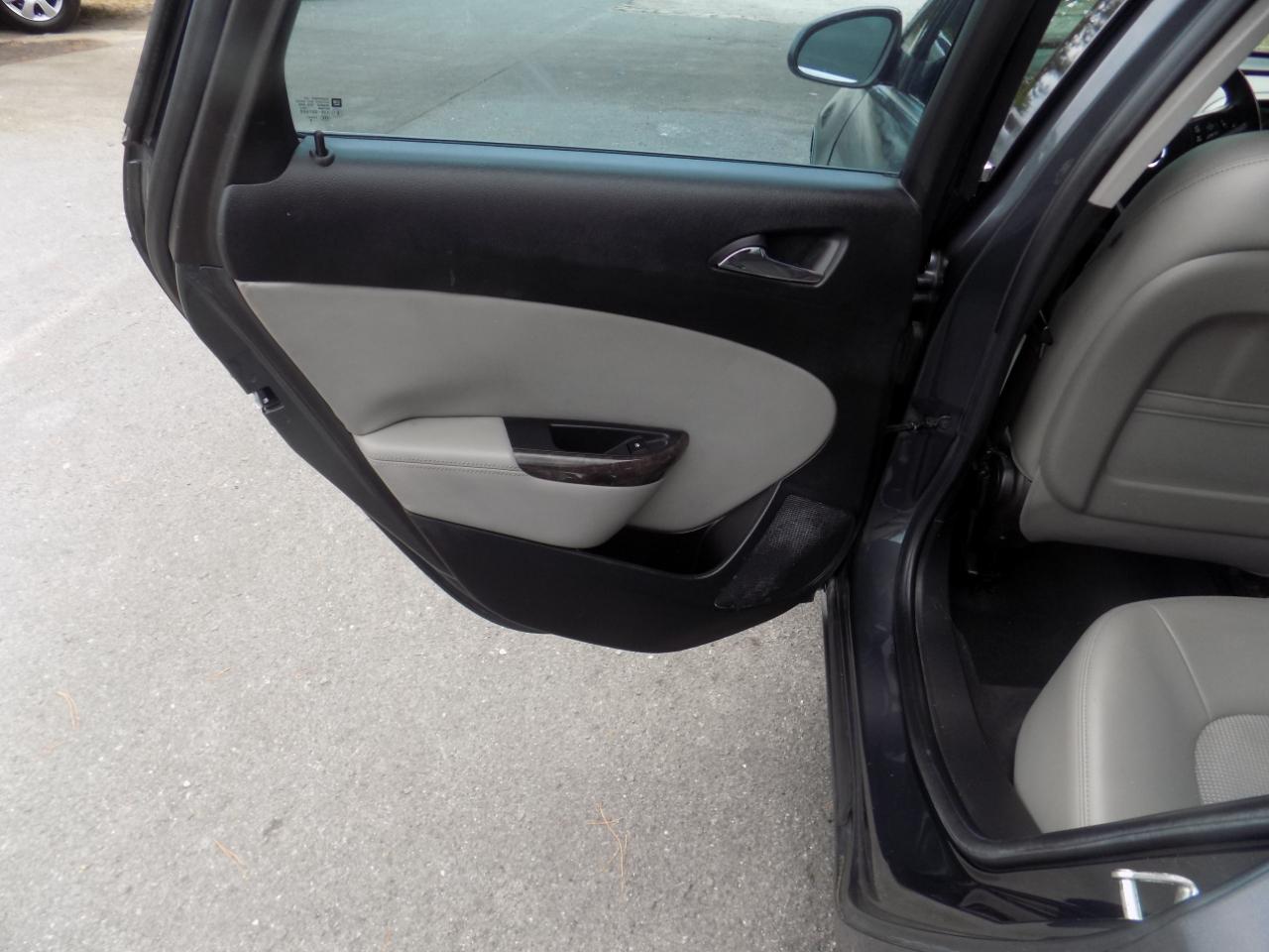 Buick Verano Base 2013